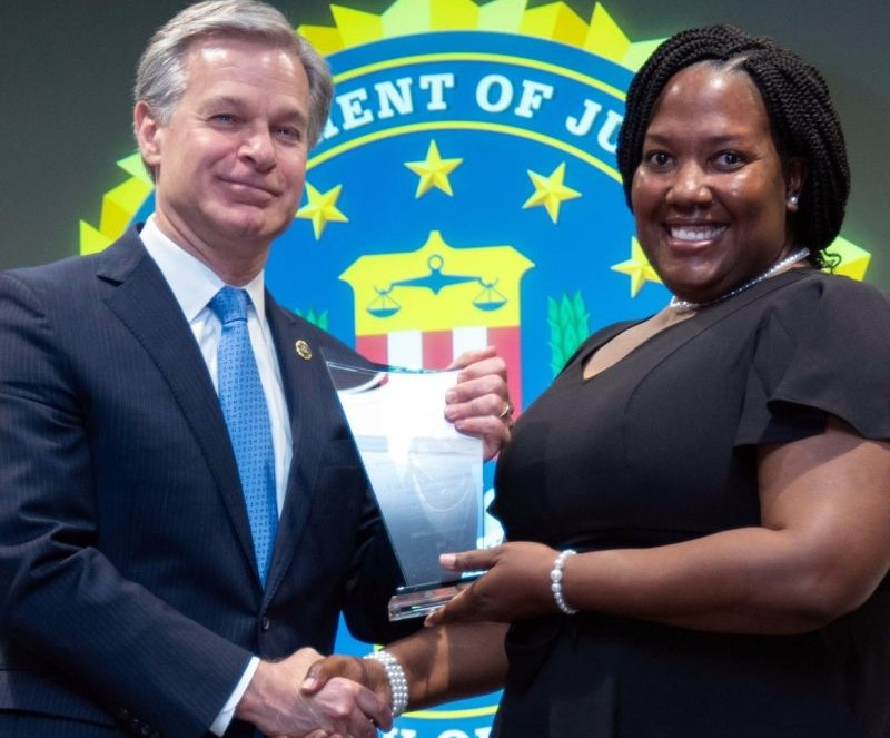 Dee Sorel receives leadership award