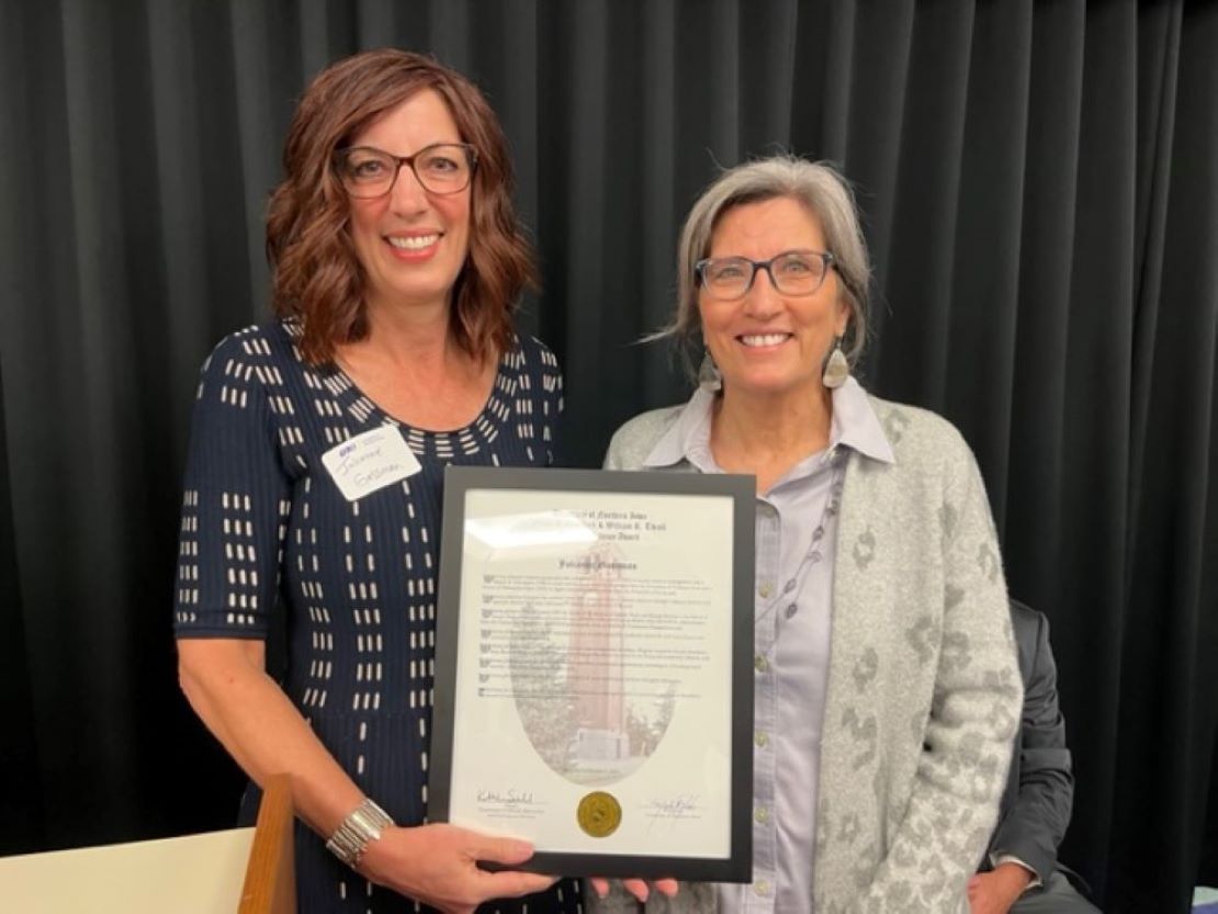 Julianne Gassman receives Hall of Excellence award from Kathleen Scholl